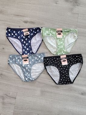 Moon & Star Briefs Pack - Assorted Colors
